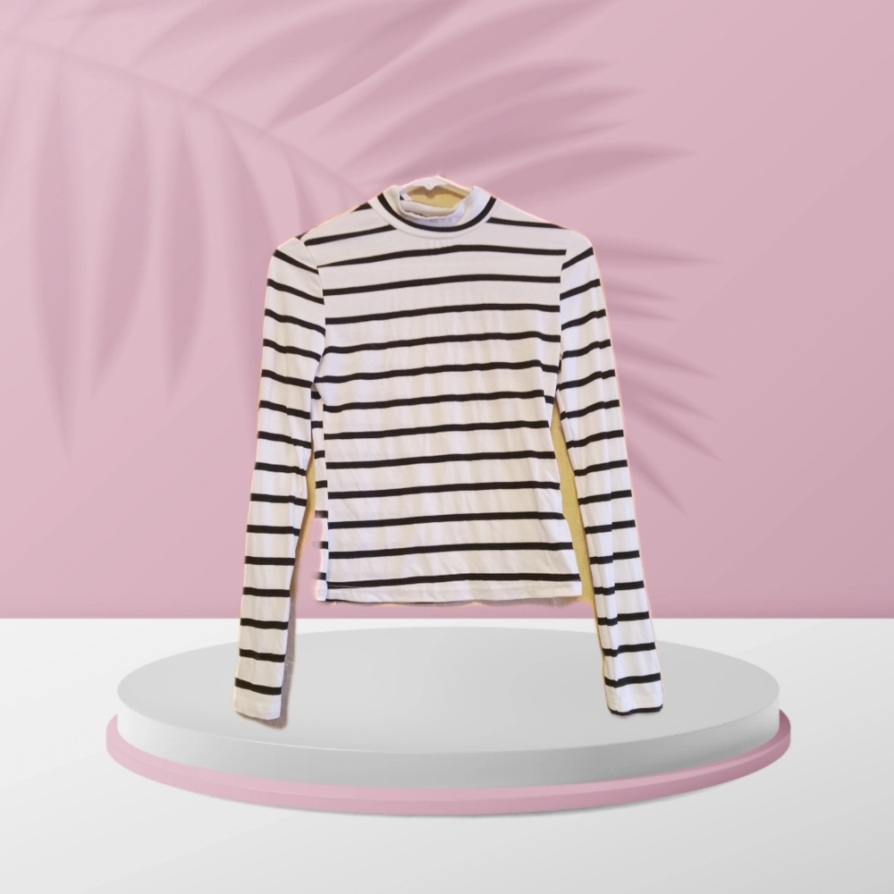 Long sleeve shirt with black and white stripes